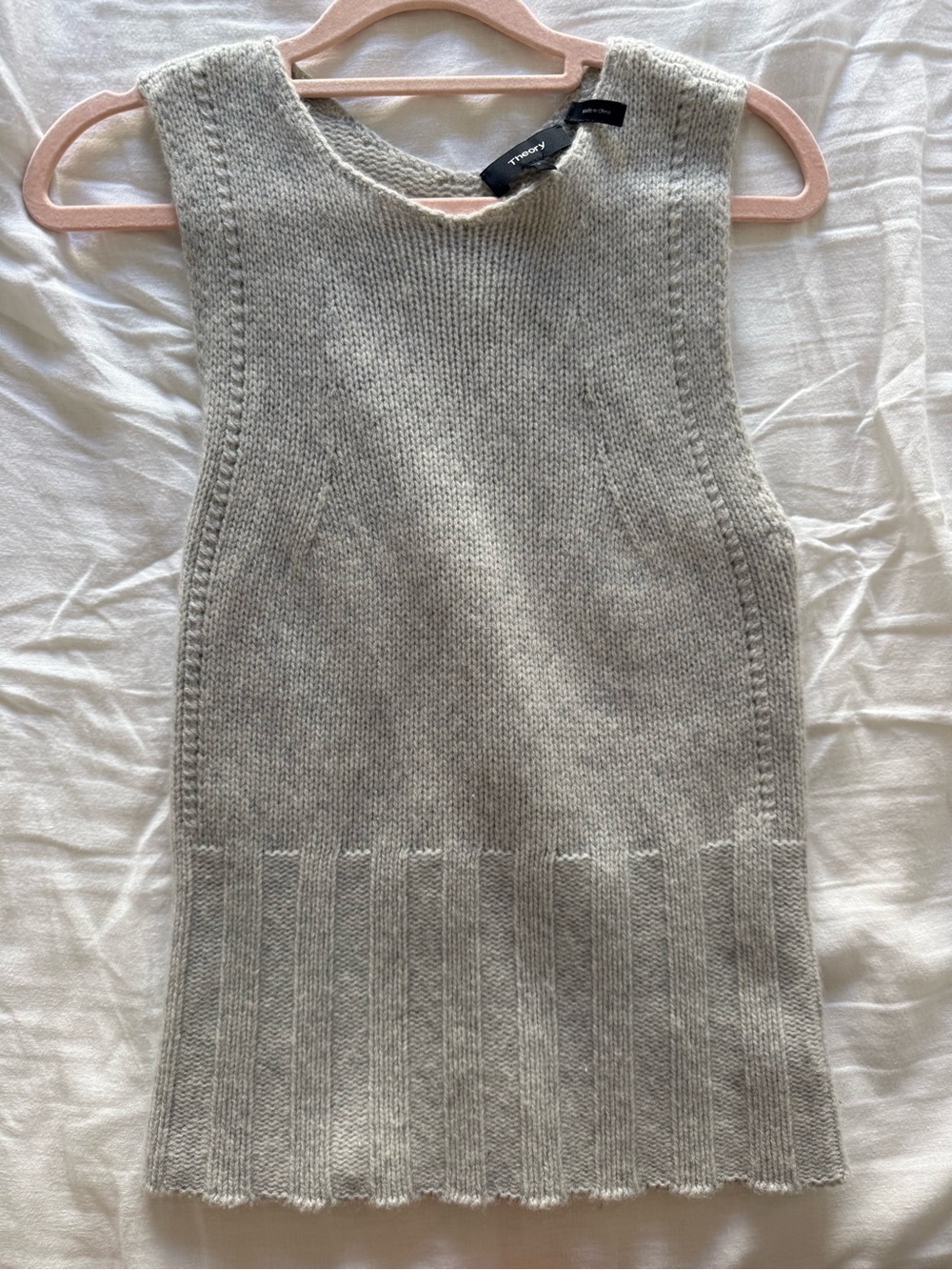 Theory Light Gray Cashmere Sleeveless Scoop Neck Knit Top